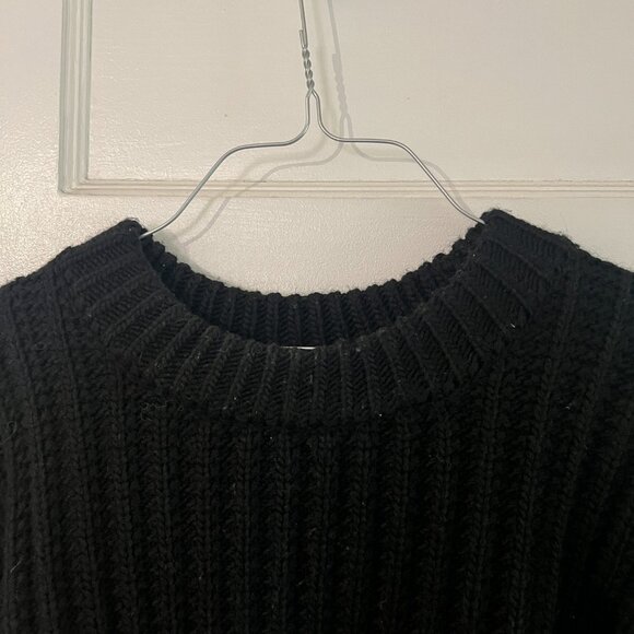 H&M Black and White Patterned Sweater - Picture 6 of 8